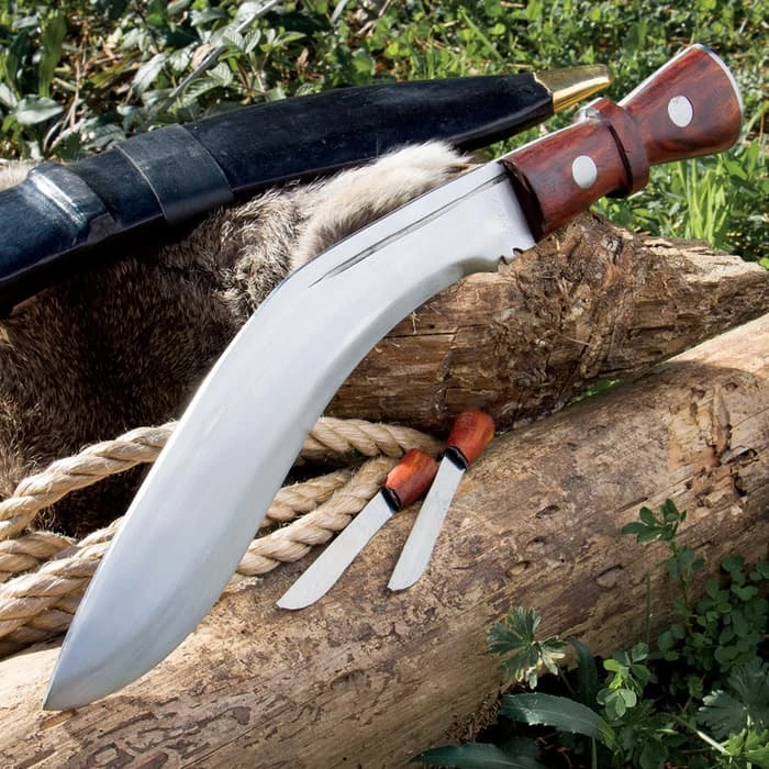 Genuine Gurkha Kukri With Traditional Accessory Knives And Leather Sheath 3 Genuine Gurkha Kukri With Traditional Accessory Knives And Leather Sheath - Image 3
