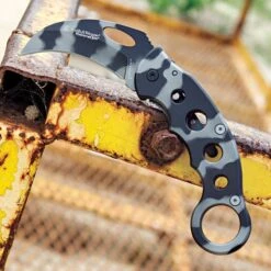 Smith & Wesson Extreme Ops Karambit Camo Folding Knife -Knife Series Shop D19 CK32C